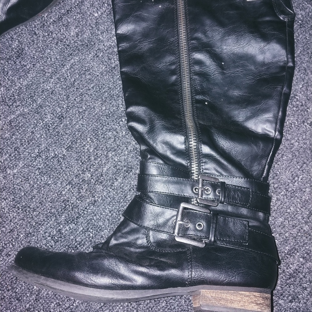 Carlos santana helena wide calf size 10